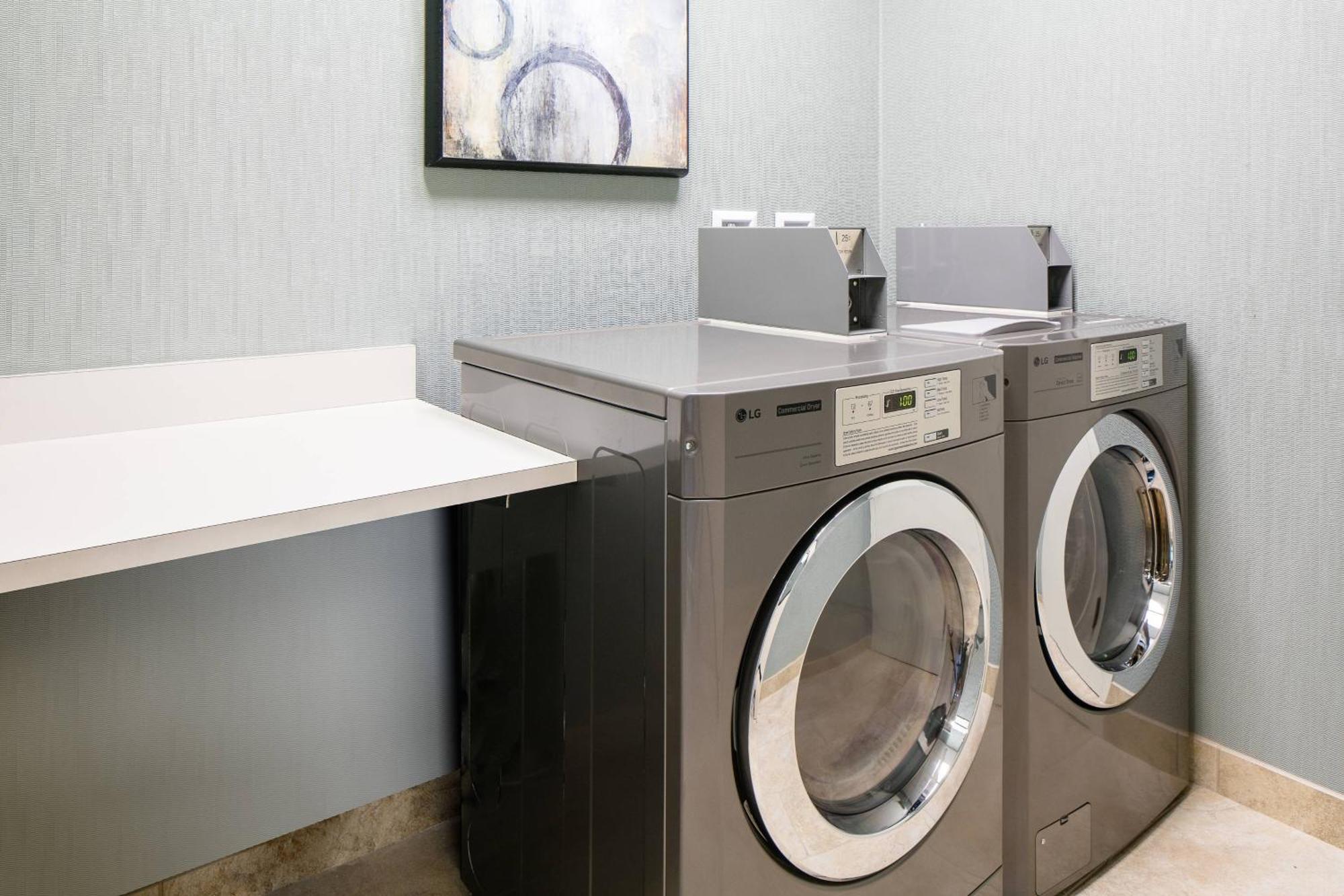Courtyard By Marriott Omaha Bellevue At Beardmore Event Center Eksteriør billede