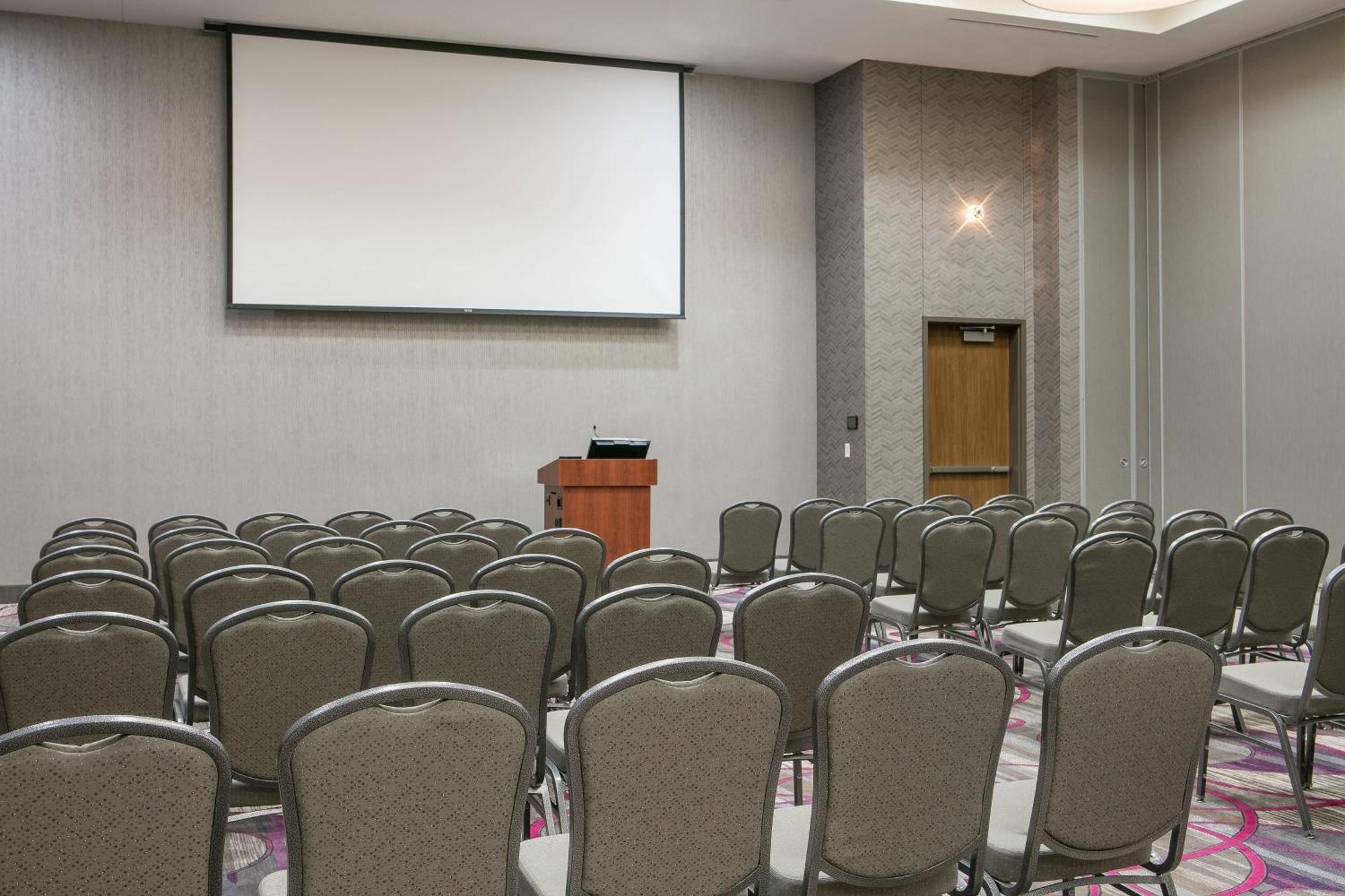 Courtyard By Marriott Omaha Bellevue At Beardmore Event Center Eksteriør billede