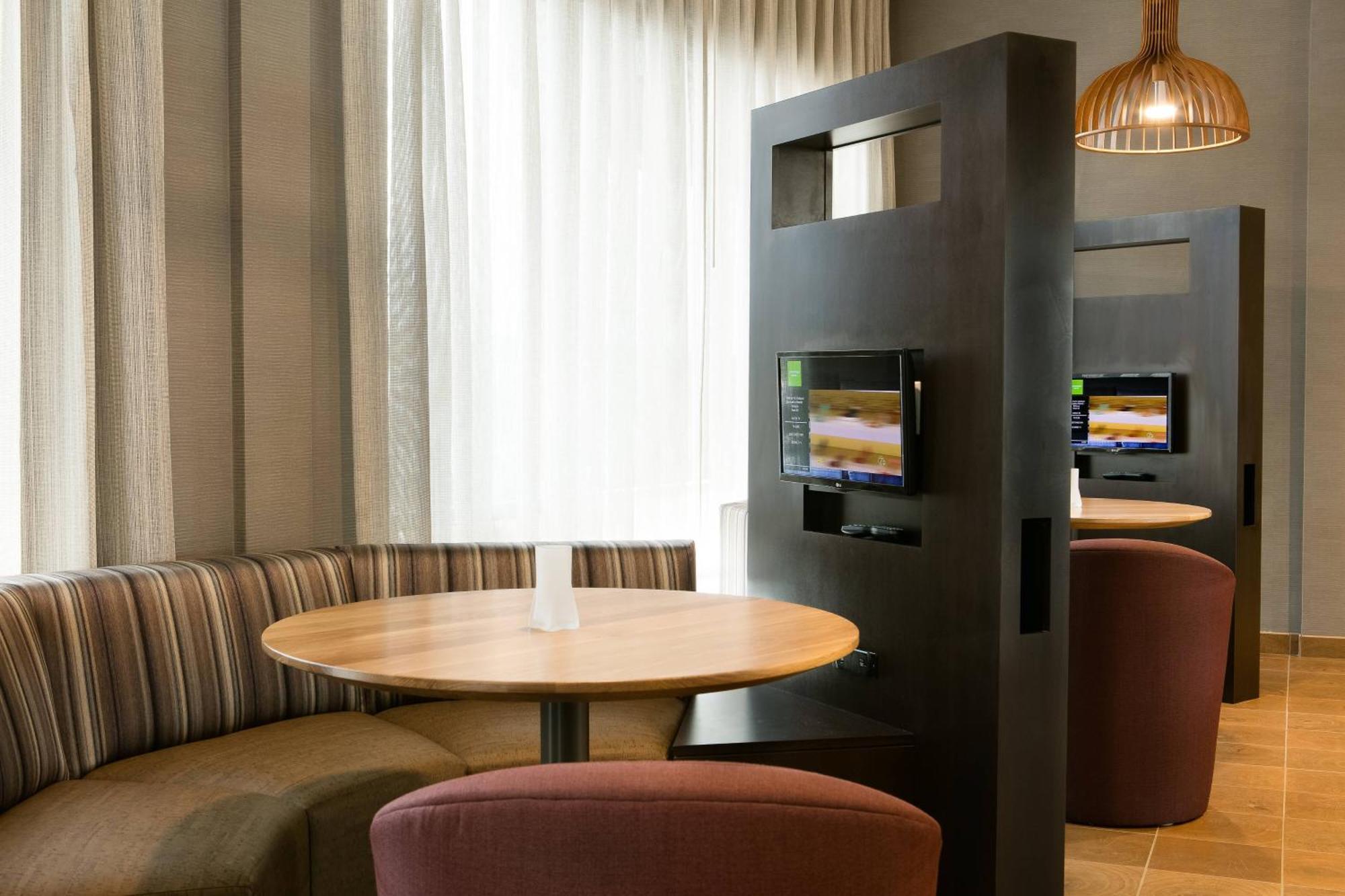 Courtyard By Marriott Omaha Bellevue At Beardmore Event Center Eksteriør billede