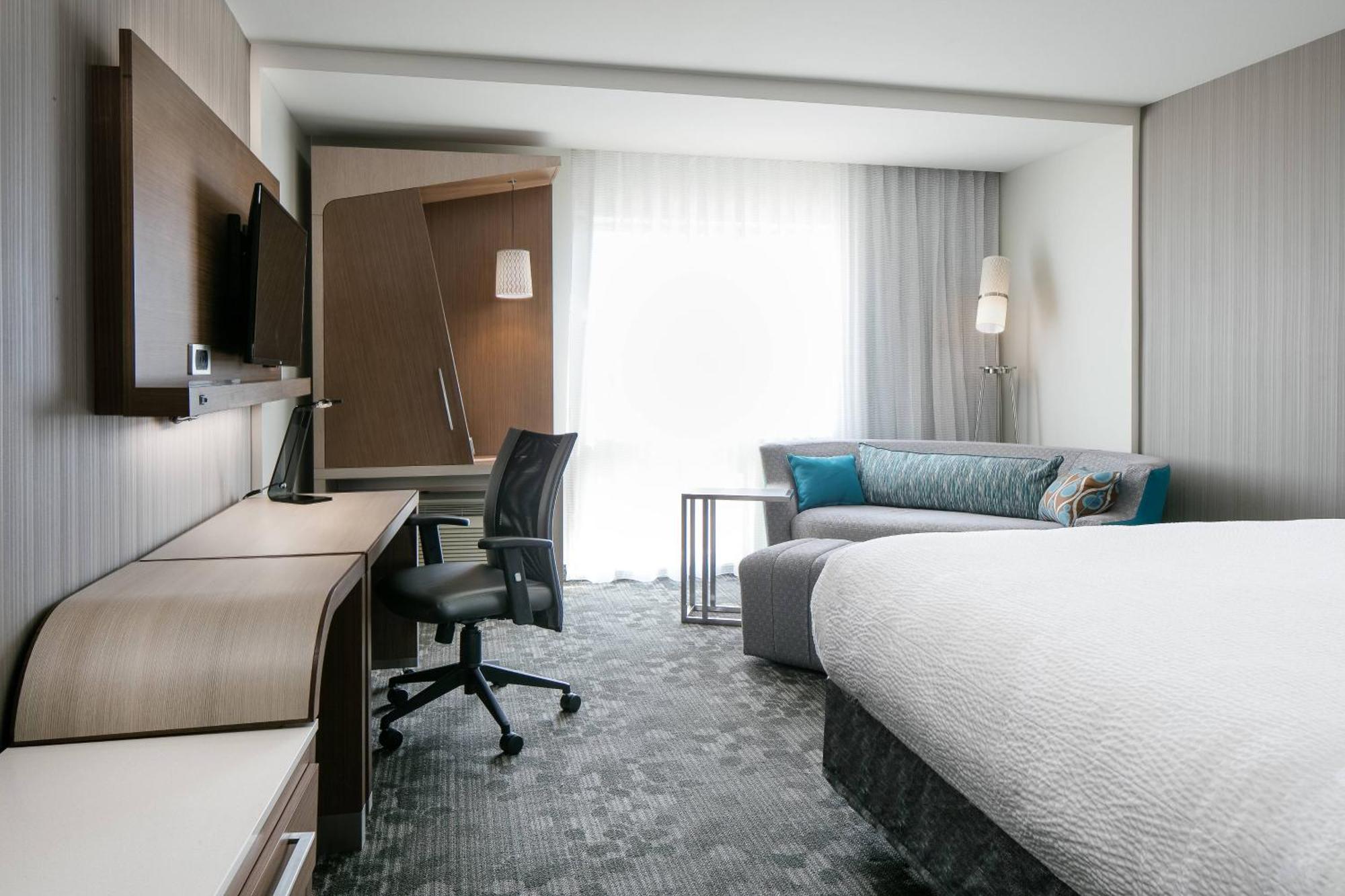 Courtyard By Marriott Omaha Bellevue At Beardmore Event Center Eksteriør billede