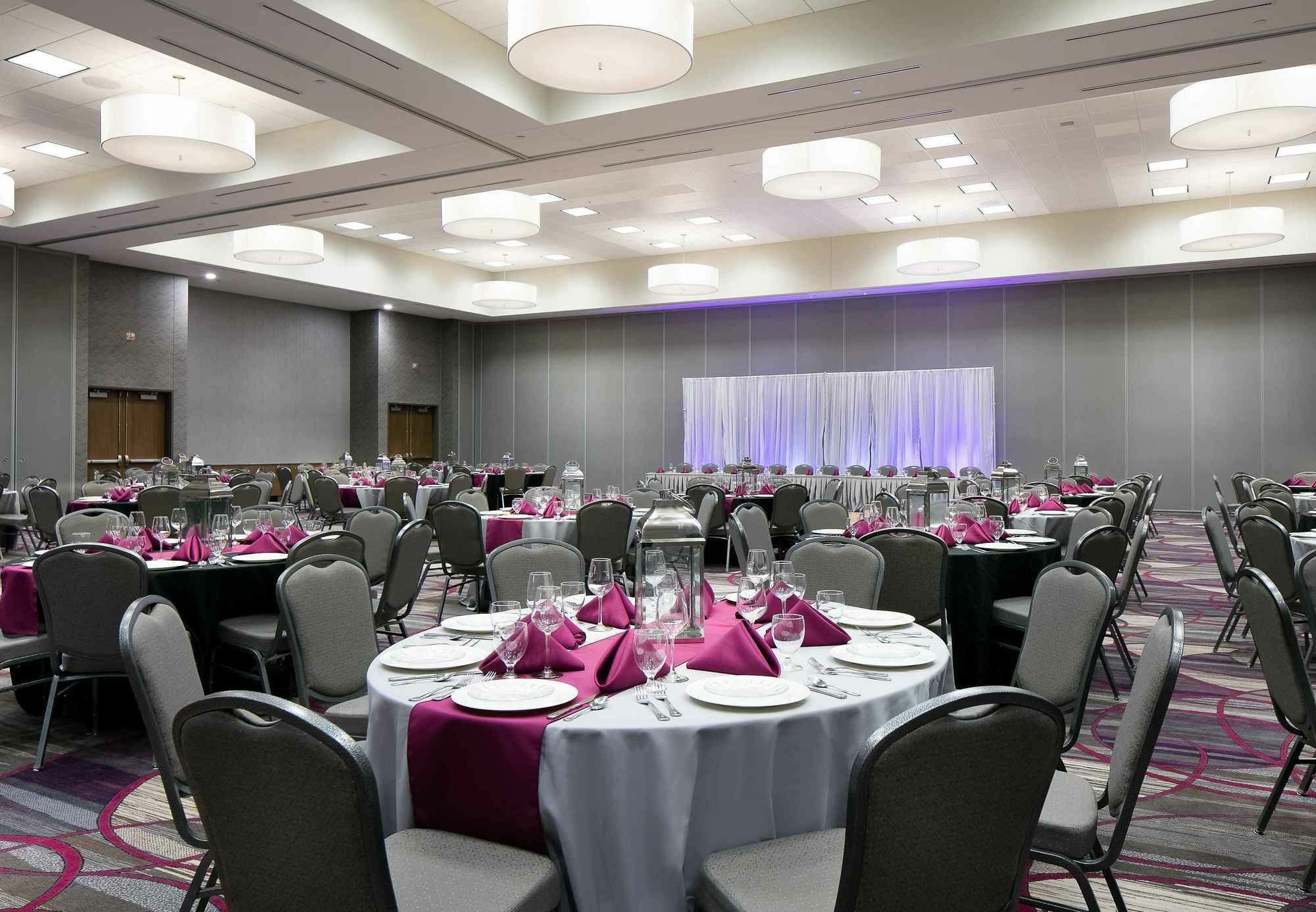 Courtyard By Marriott Omaha Bellevue At Beardmore Event Center Eksteriør billede