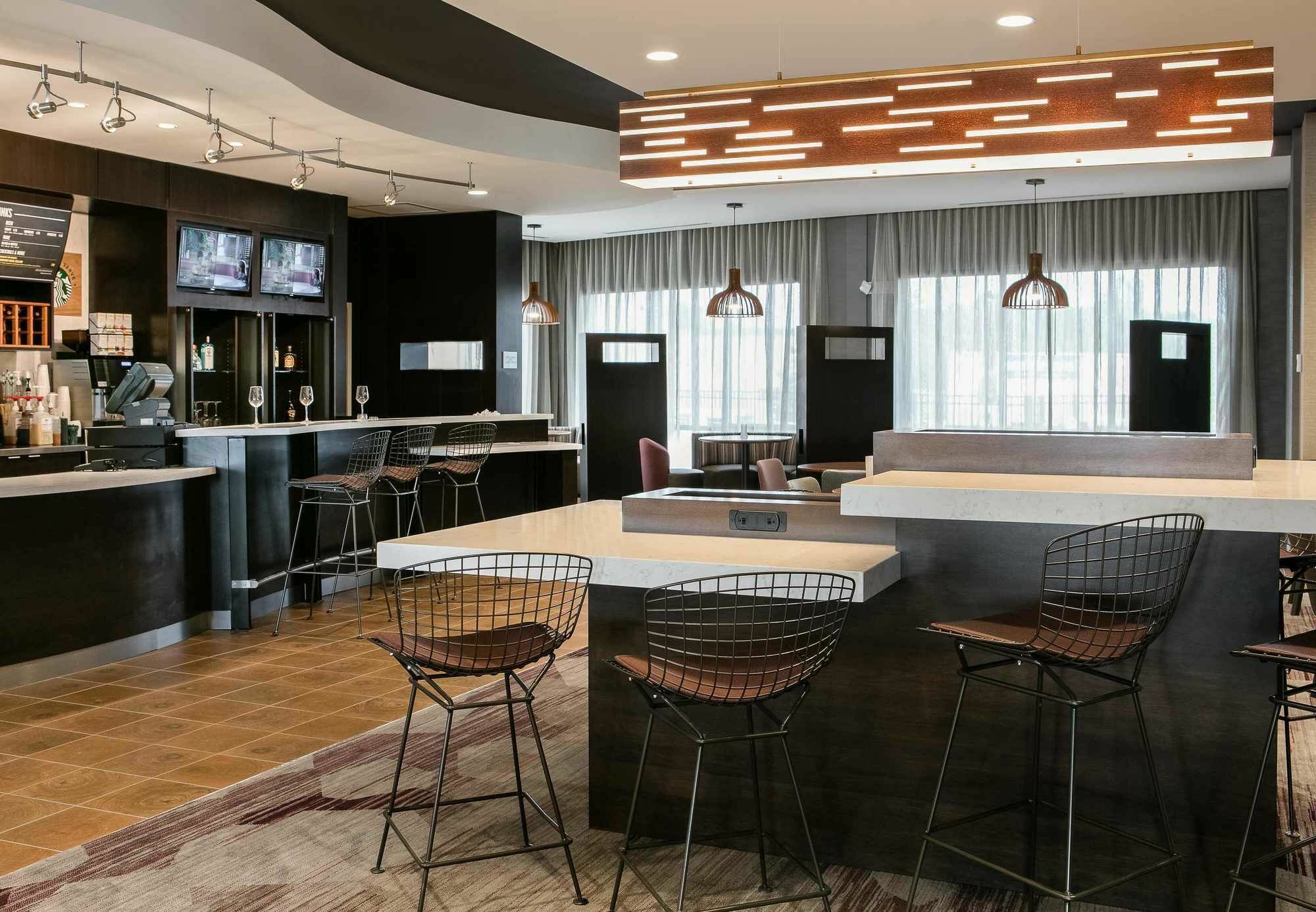 Courtyard By Marriott Omaha Bellevue At Beardmore Event Center Eksteriør billede