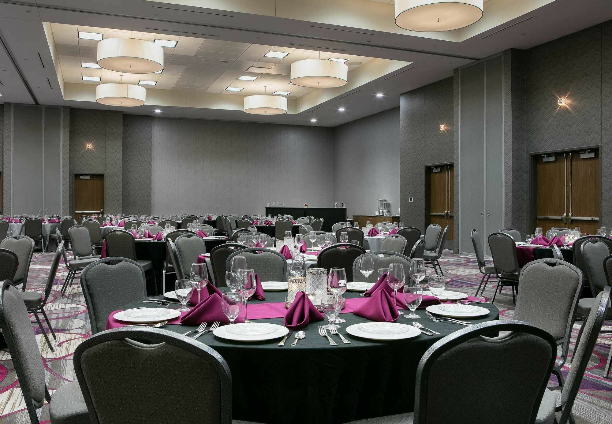 Courtyard By Marriott Omaha Bellevue At Beardmore Event Center Eksteriør billede